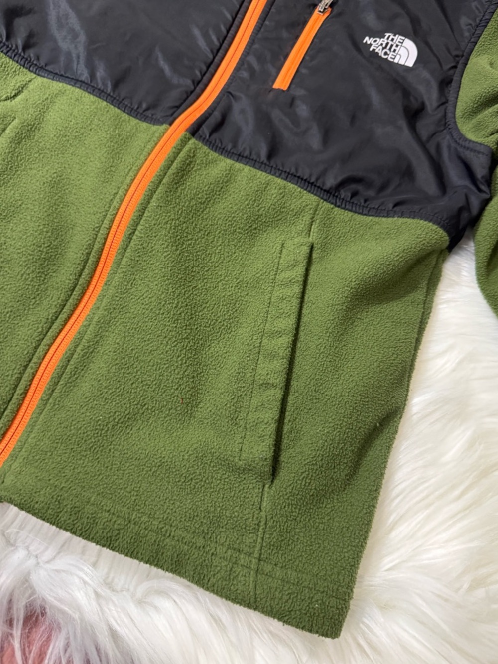 The North Face Fleece Zip Up Jacket - Boys Size Medium (10/12) - Picture 10 of 16